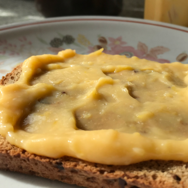 Seeded bread and lemon curd